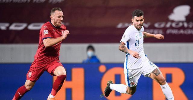 比尔森战胜对手，主教练赞誉球员表现出色！